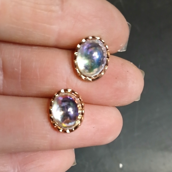 Goldtone aurora borealis pierced earrings - Picture 1 of 3
